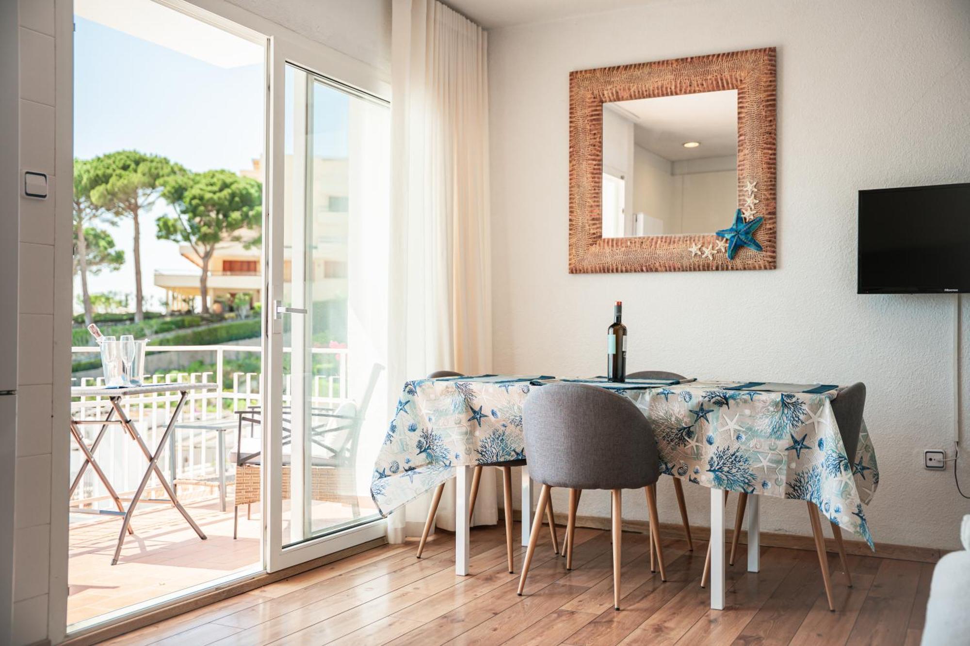Santa Llucia Apartaments โรเซส ภายนอก รูปภาพ