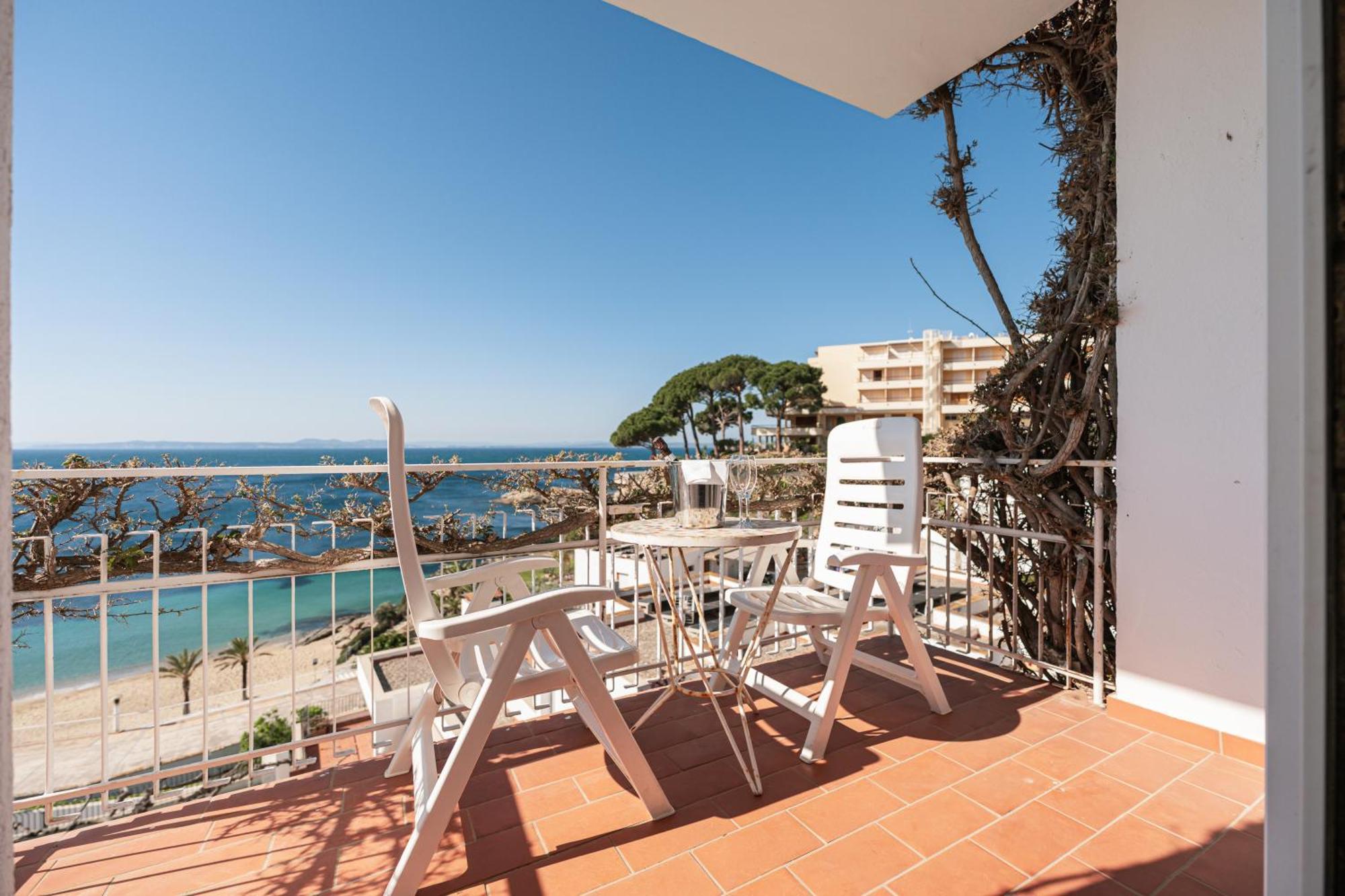 Santa Llucia Apartaments โรเซส ภายนอก รูปภาพ