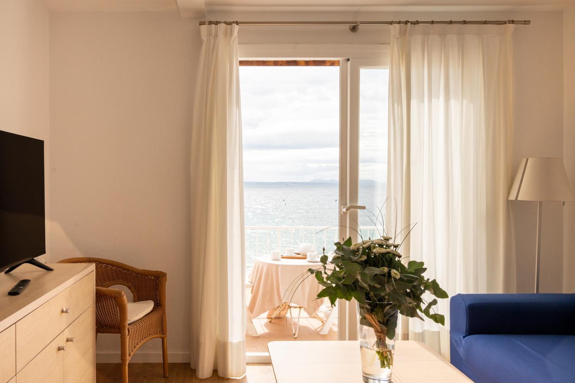 Santa Llucia Apartaments โรเซส ภายนอก รูปภาพ